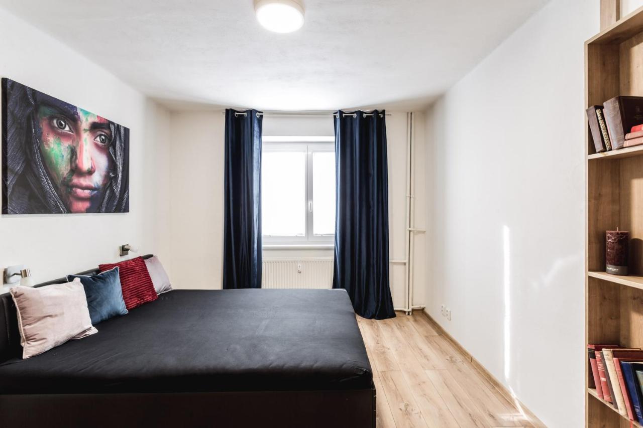 Flexihome Sk - Komenskeho - Private Parking Spot - Ultra Modern And Stylish Kosice Bagian luar foto